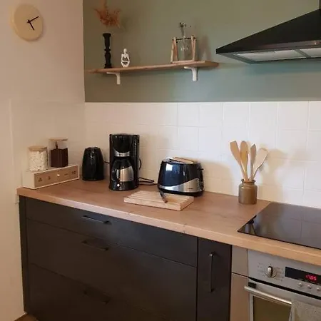 Maison Arboree Dans Le Village De Megier * Sabran