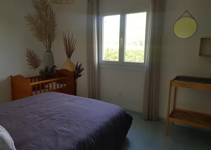 Hébergement de vacances Maison Arboree Dans Le Village De Megier